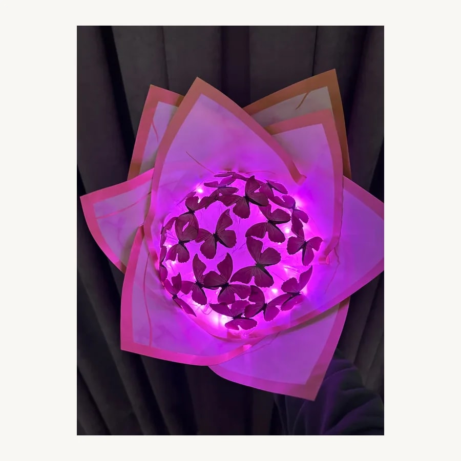 Pembe Led Işıklı Kelebek Buketi